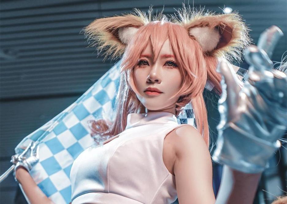 印兵乱舞！Uki雨季玉藻前cos图片套炸裂