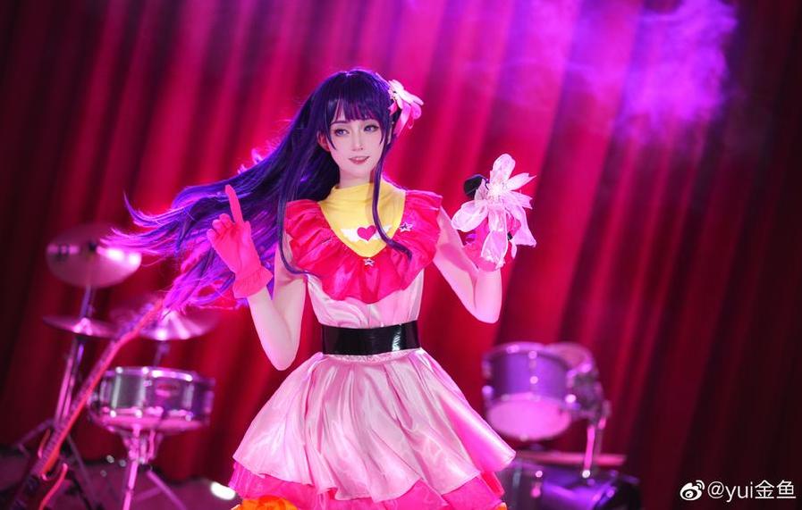 Yui金鱼的花瓣摆拍非常有感