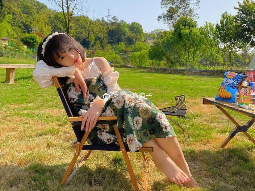 七月喵子图片大全cos作品集，让人们感受到无尽的创意和热情。