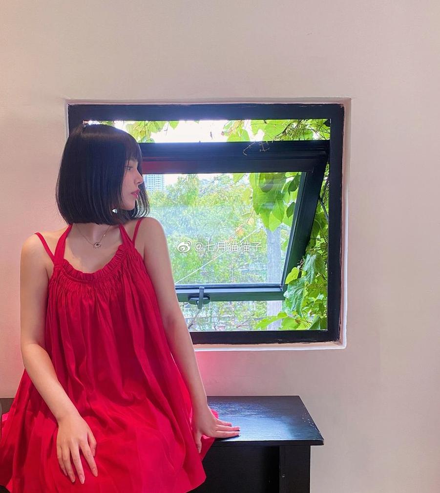 一起来看七月喵子酸奶眼镜的cos合集，绝对让你大开眼界