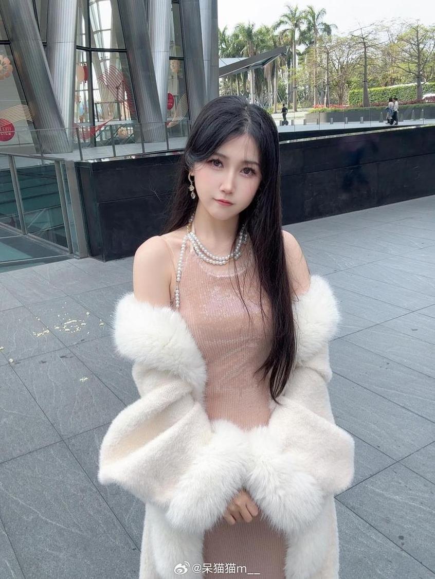 不呆猫最新百度网盘私排，超火的cos作品图包等你来下载