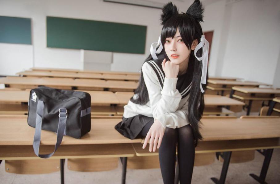 珍藏你的负卿微博泳装照片，视觉盛宴无法遗忘