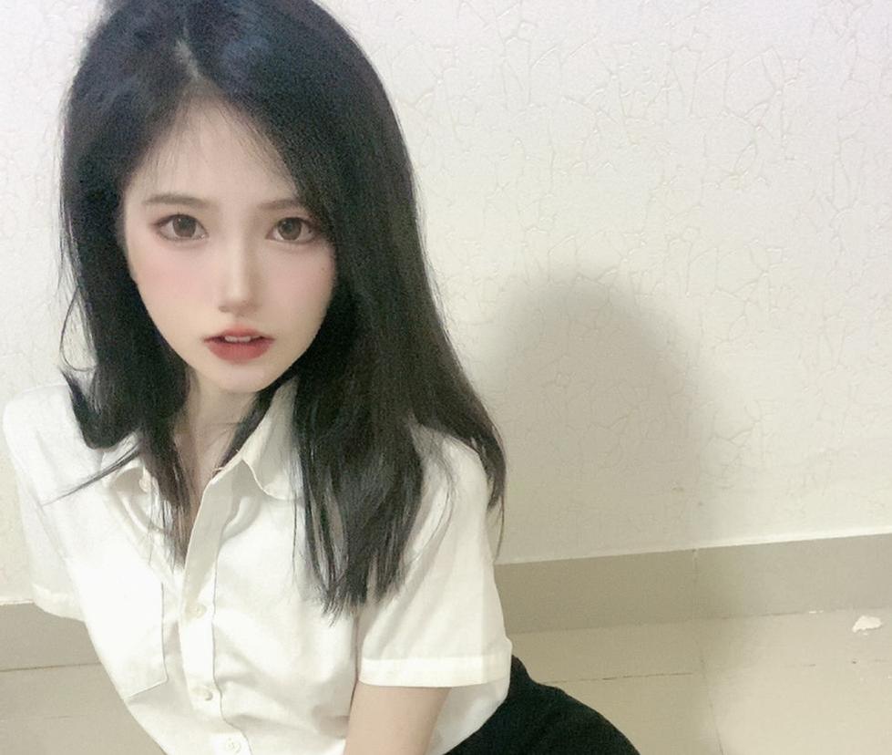 梦幻唯美，倦倦喵水手服经典回归强势入驻