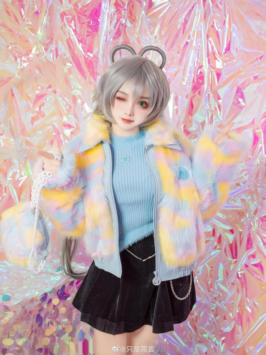 只是简言半次元，独家收录定制照片无删版