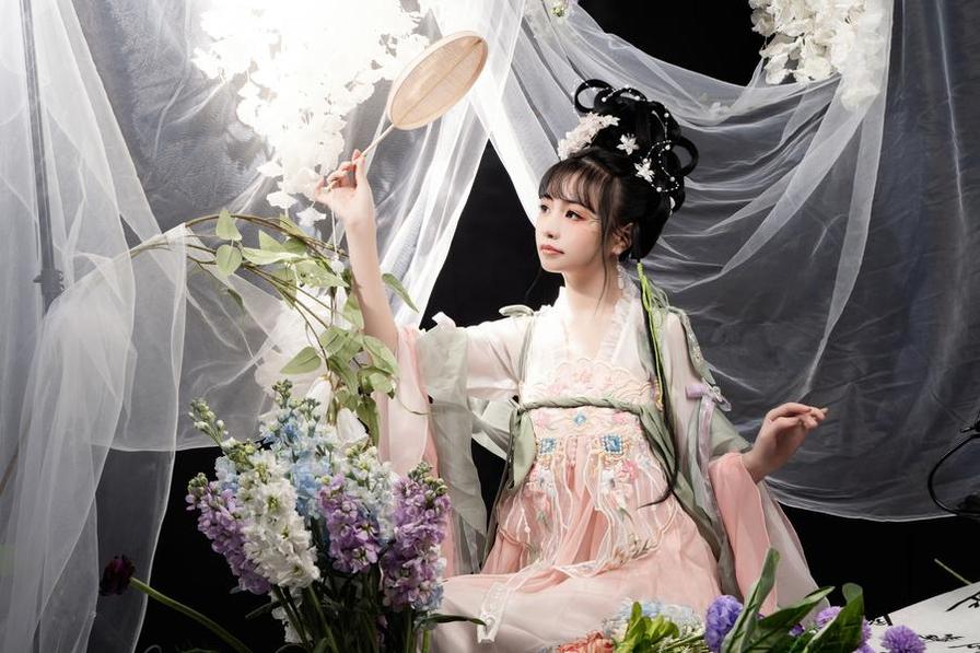 爆炸的颜值，绝对让你惊呼！喵小吉无删减在线播放cos美图大赏