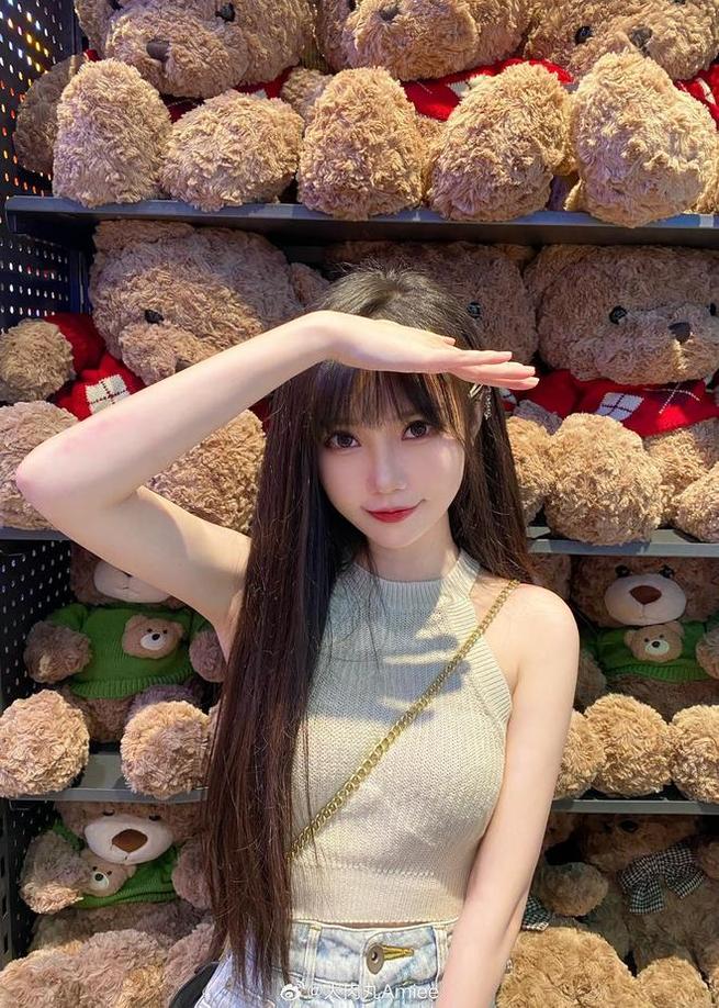 大肉丸amiee大凤：超级美照供你欣赏
