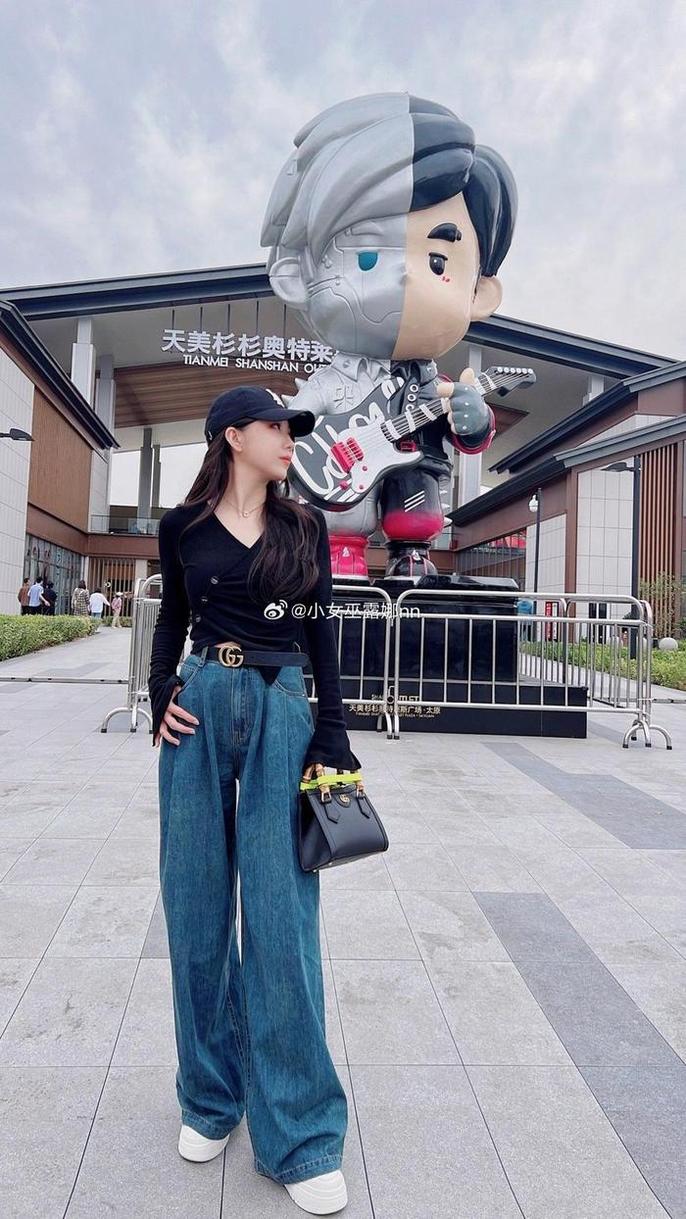 超美小女巫露娜微博照片，化身狂野森林女神