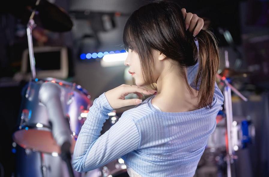 “cos博主首次披露抱走莫子事件现场，震撼全场