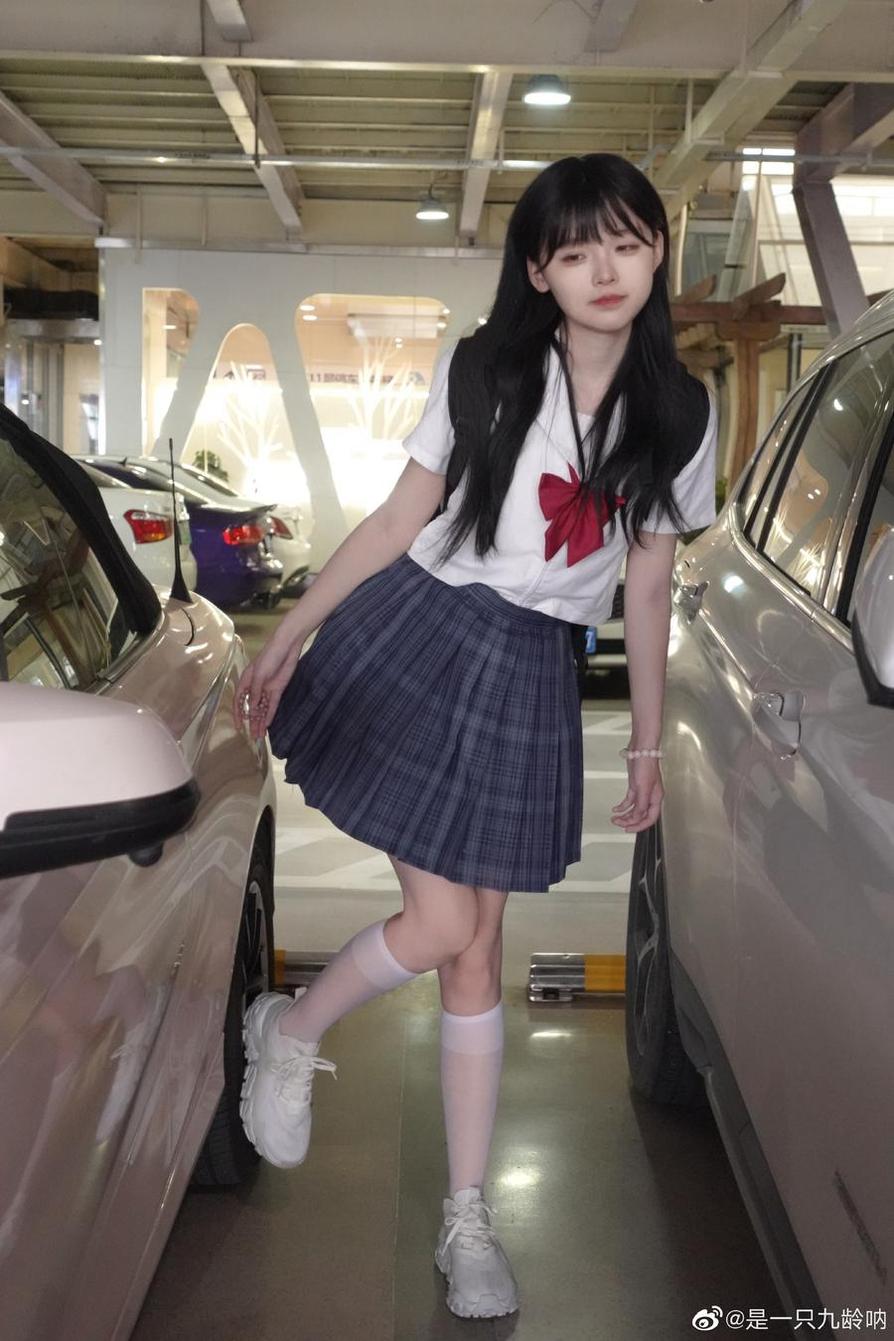 不要错过这份定制化的cos作品！是一只九龄呐真名，摩登与优雅并存