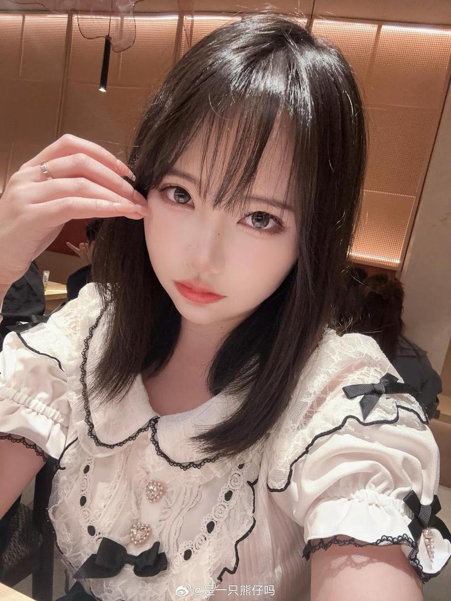 是一只熊仔吗的熊猫cosplay，让你感受到这种可爱的力量