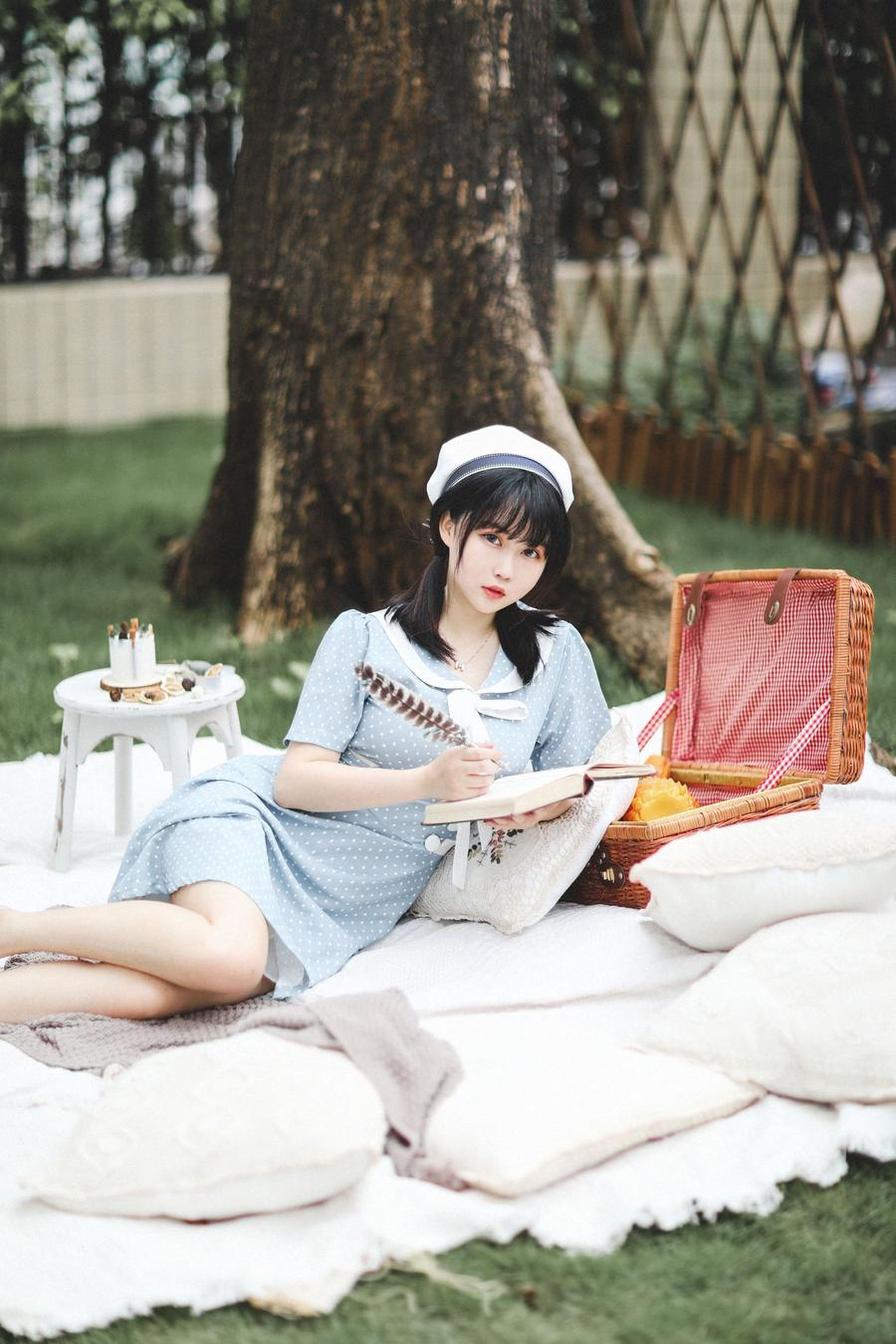 是依酱吖ins最新的合作作品：女侠与公主的碰撞