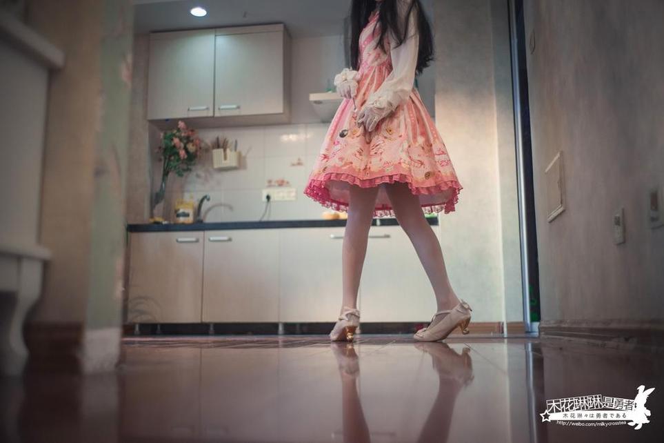 木花琳琳是勇者脚踏白花，这张美图足以让你爱上cosplay