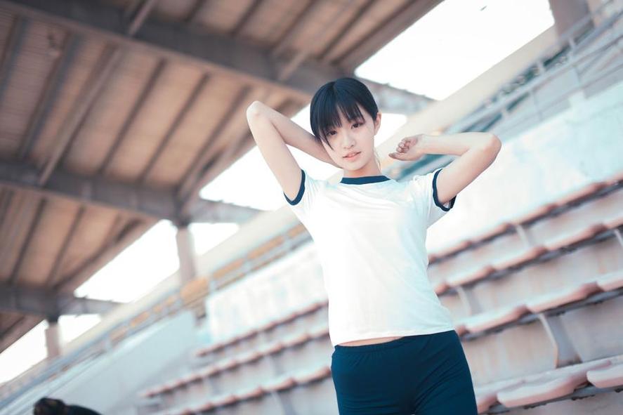 沧霁桔梗cos八重神子：精美定制服装展现。