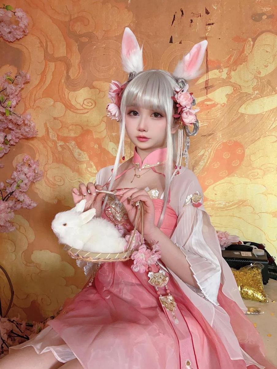 浅野菌子多大了！享受她的高清图包