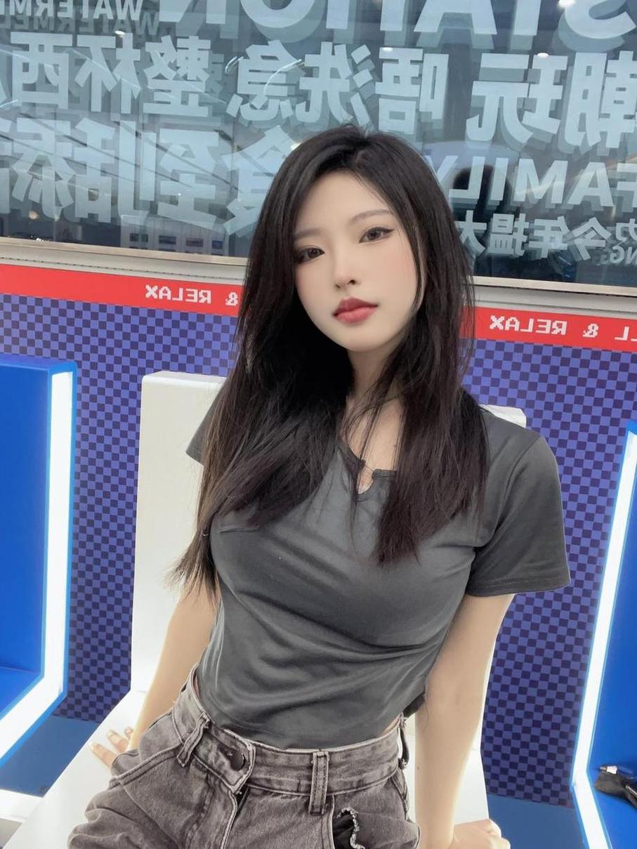 清水由乃暗黑纹身，以黑色展现火辣美：美图奉上，不容错过