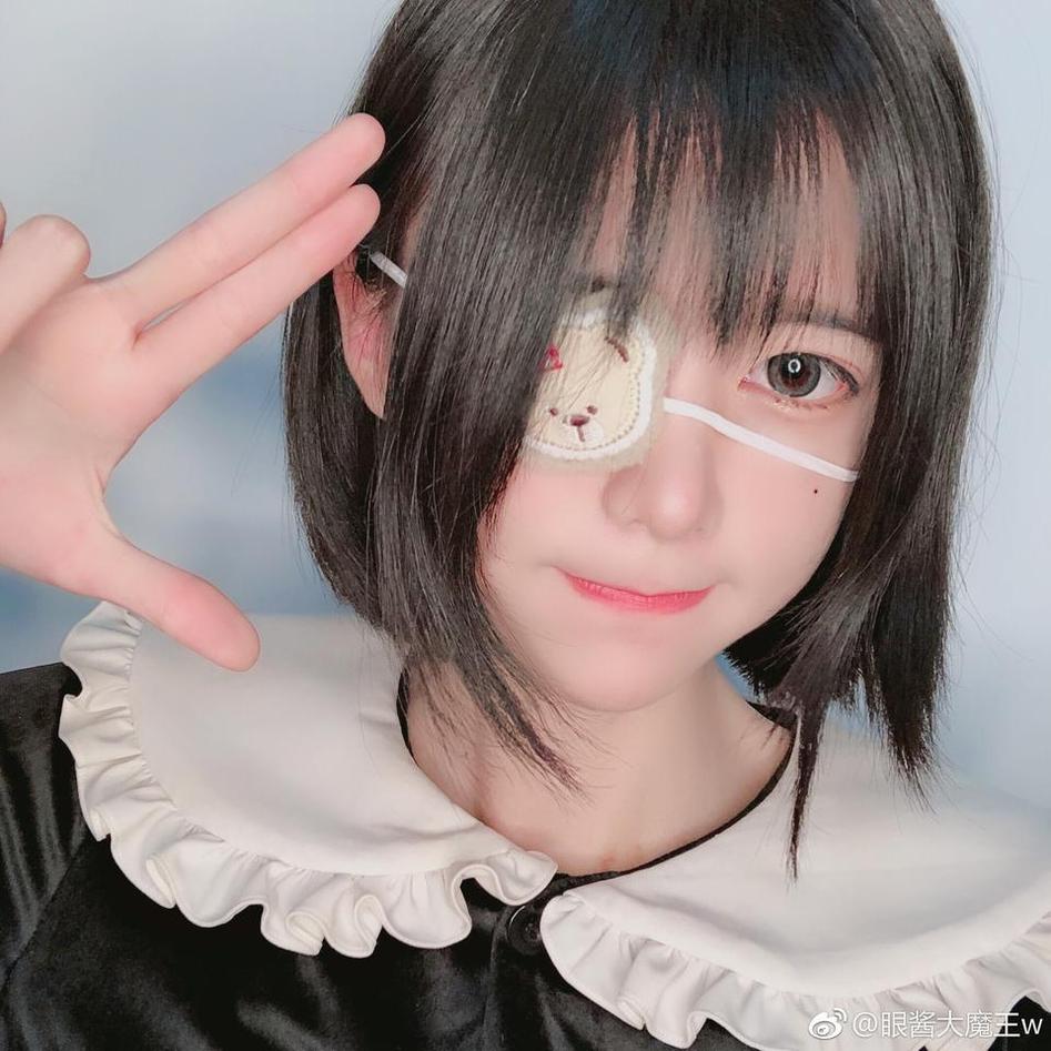 美图合集来啦！眼酱大魔王w上班前的自拍图片不容错过