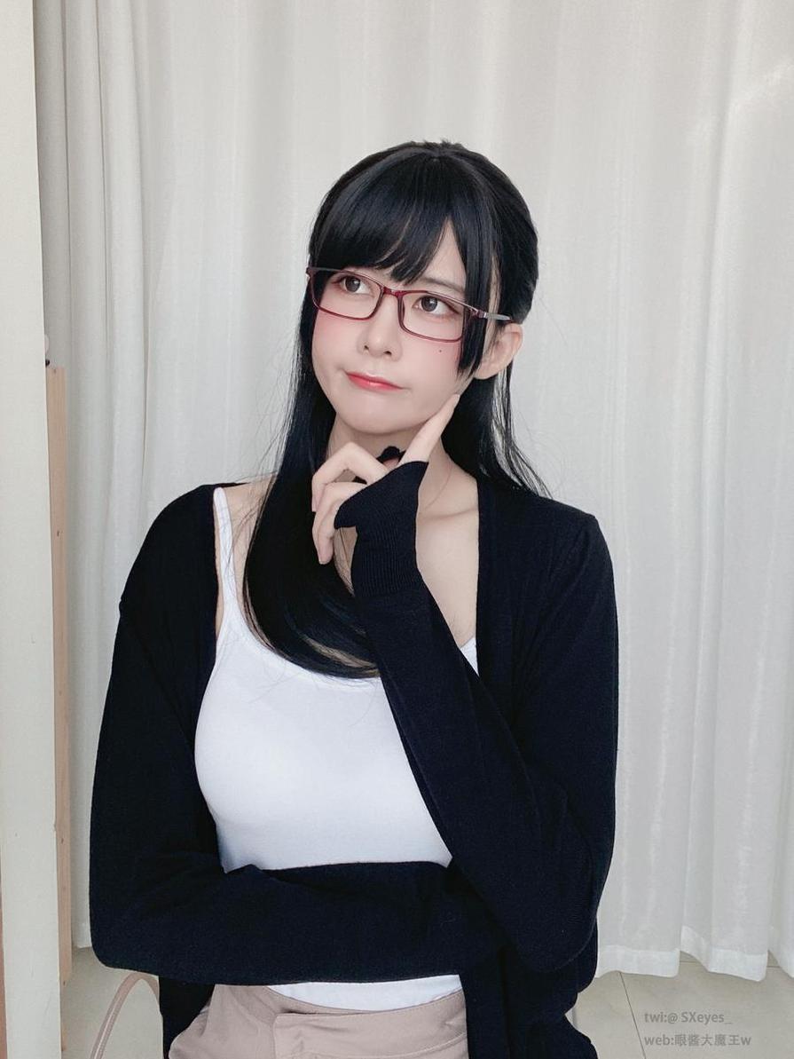 想要一整组好看的cos图？眼酱大魔王图片素材合集等你来翻