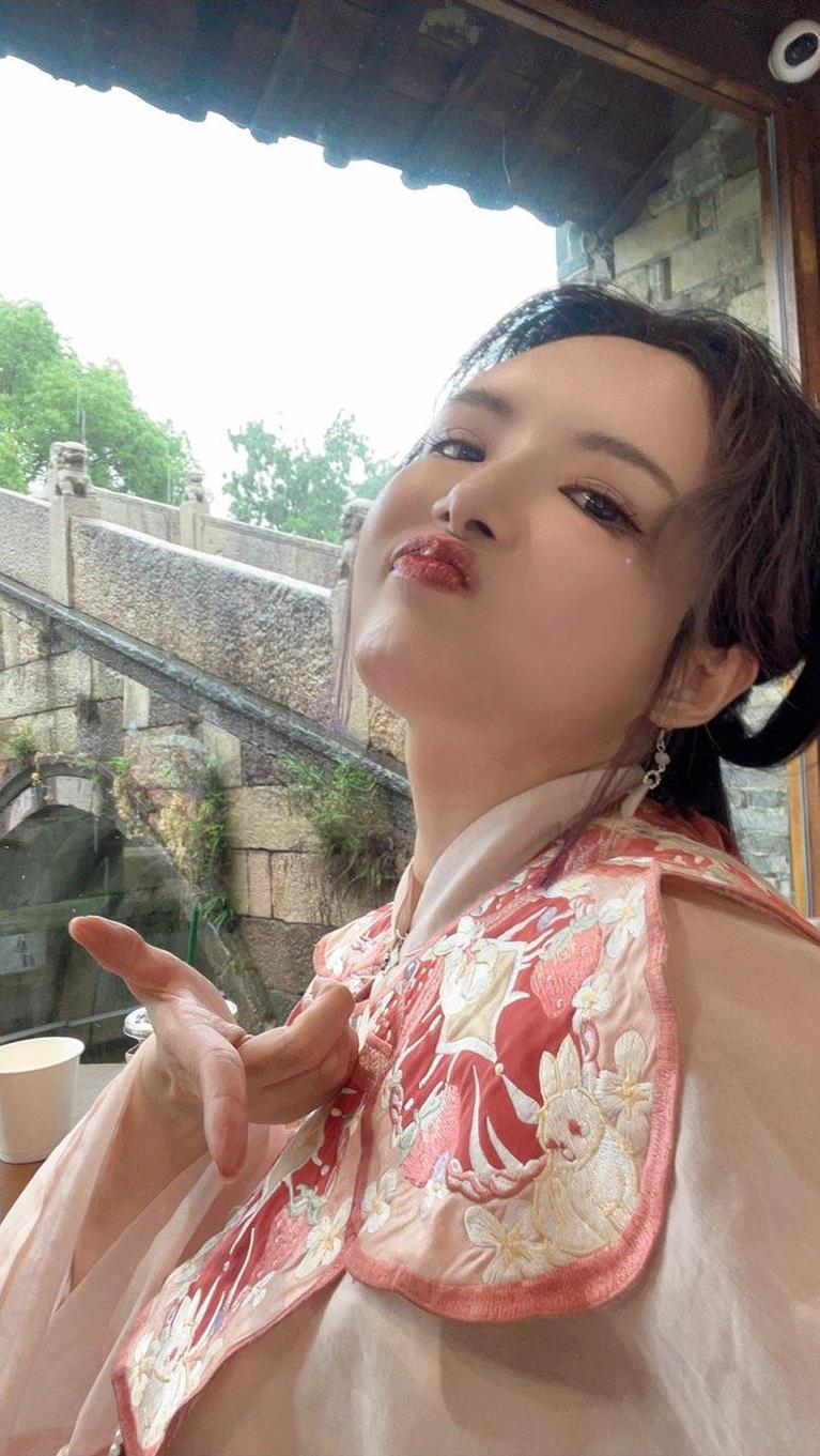 让你心驰神往的秋与柯基白枪呆原图，细节惊喜不断，让你陶醉不已。