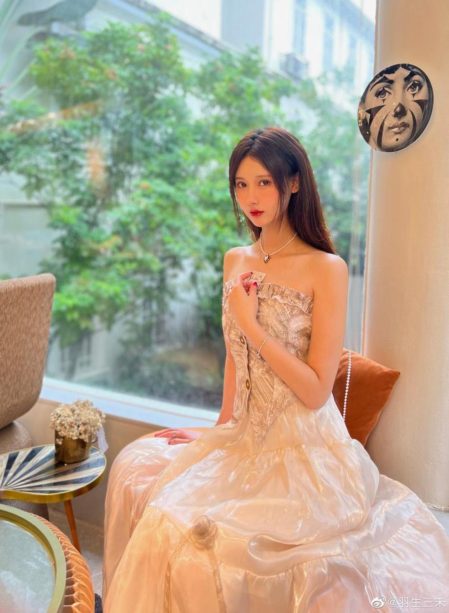 经典之作，羽生三未cos八重神子的精湛演绎，赏析再现。