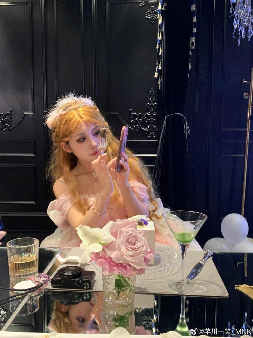 修道院圣女芊川一笑集，coser不可错过的必备宝藏