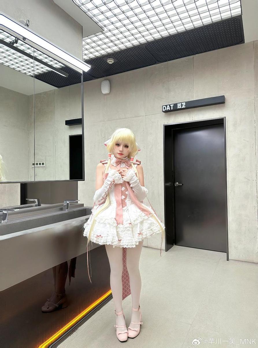 芊川一笑个人资料全方位cos之照片集锦