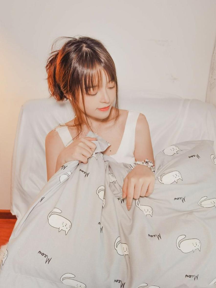 用草莓味的奈奈兔真名图片分享兔子的欢乐，让你笑到停不下来