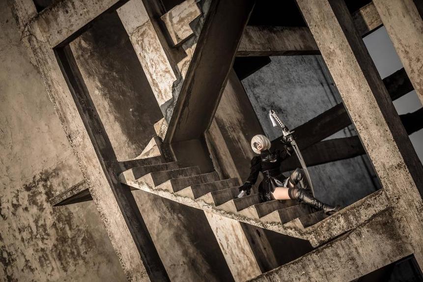 菌烨tako写真cosplay图，展现了coser的精湛手艺和独有魅力。