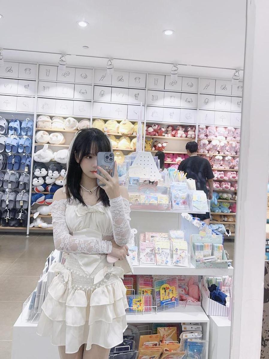 萌芽儿oo古风超美图包：花间游赏的恬静幻境