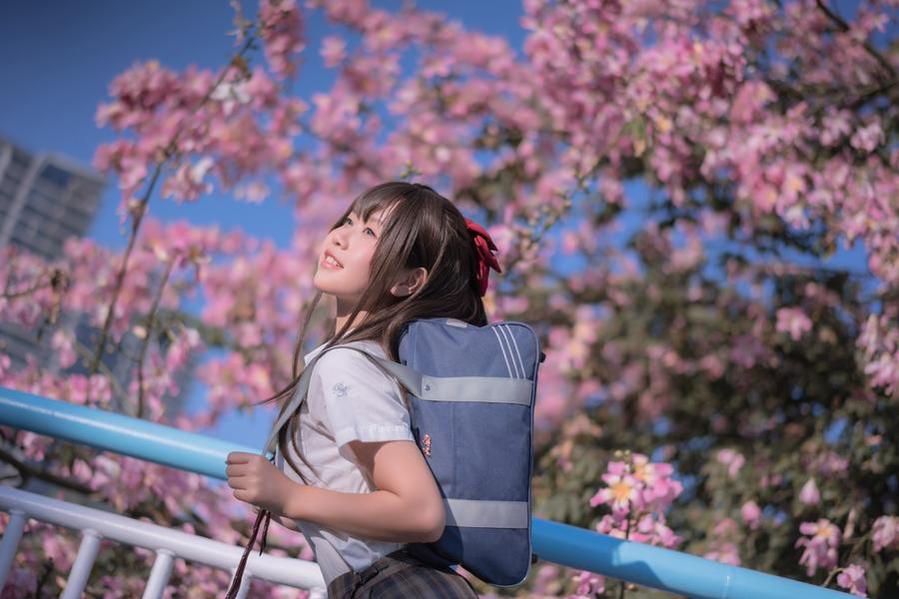 以萌芽儿童成长中心为主题的跨界艺术图包，用创意点亮孩子梦想