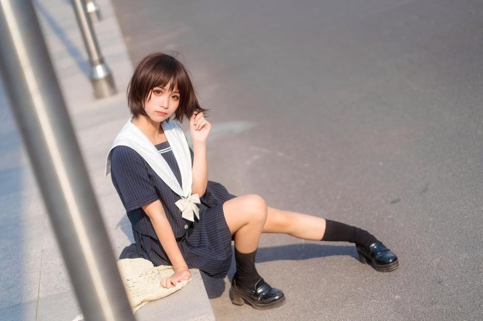 追寻城市角落的美丽：创可贴战神蠢沫沫的拍摄技巧