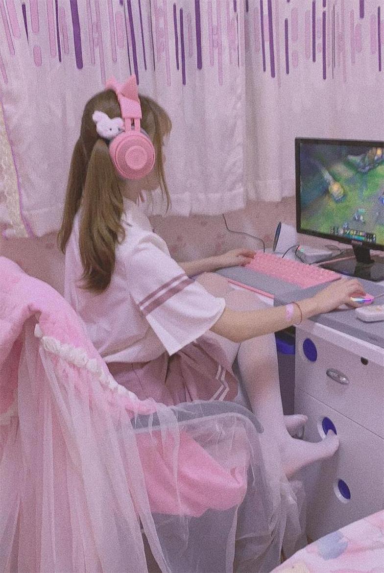 最新赛高酱定制粉白色衬衫图片分享，无论你是coser还是时尚达人必看