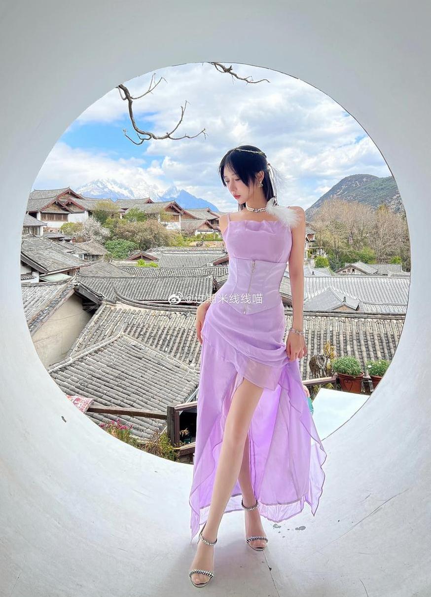 过期米线线喵cos圣诞特辑：将最美的圣诞元素融入cosplay创作