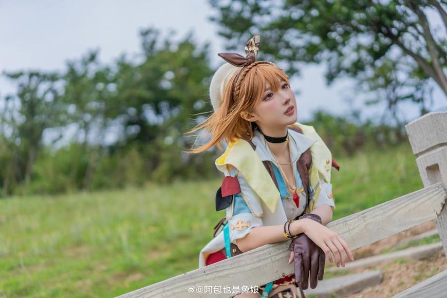 阿包也是兔娘cos原神图片 留连忘返的视觉盛宴