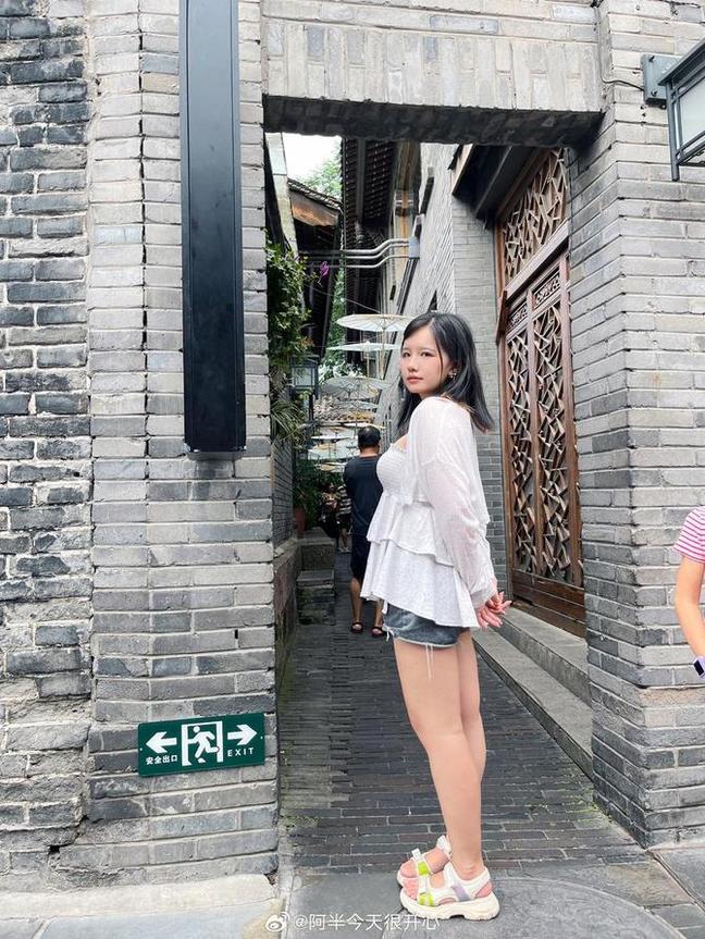 这个世界很美丽，阿半今天很开心微博的原图告诉你