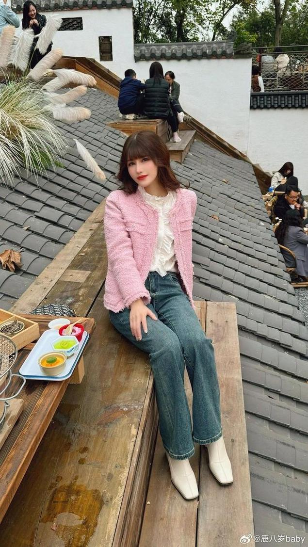 唯美动人的鹿八岁wallpaper原图，一丝不苟的呈现细节之美。